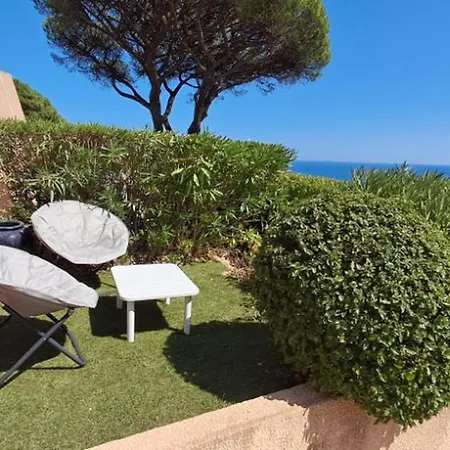 2 Pièces Avec Piscine Et Garage à - Fr-1-780-71 Appartement *