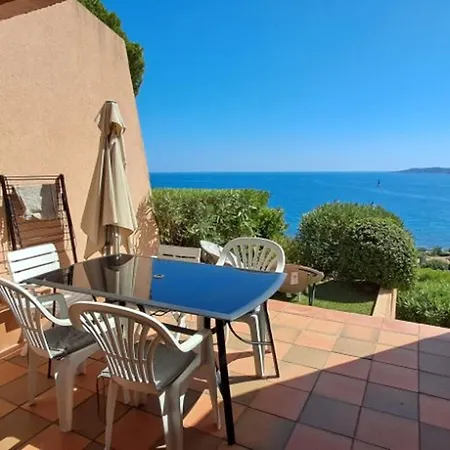 Appartement 2 Pièces Avec Piscine Et Garage à - Fr-1-780-71 *