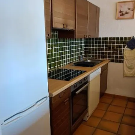 2 Pièces Avec Piscine Et Garage à - Fr-1-780-71 Sainte-Maxime
